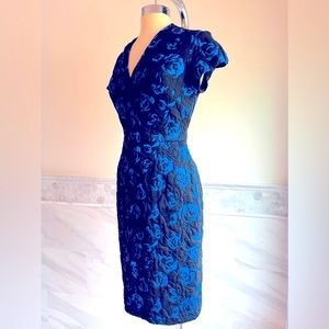 Betsey Johnson Cap Sleeve V-Neck Sheath Stretch Black Blue Jacquard Dress Size8
